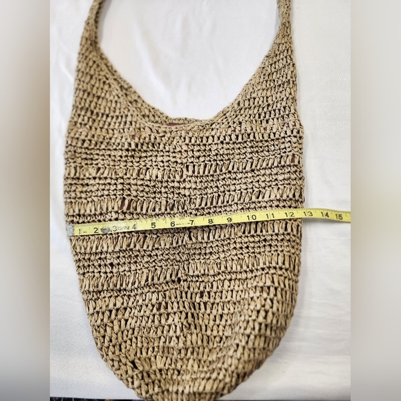Stylish Paper Crochet Tan Brown Woven Shoulder Bag for Summer Beach Days - Picture 6 of 9
